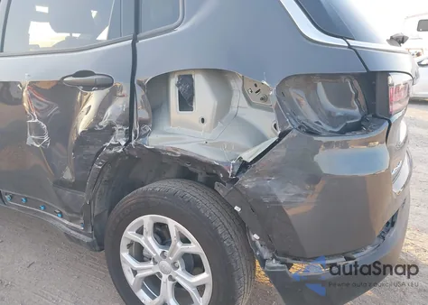 2024 Jeep Compass Sport 4X4 from USA, damaged, VIN 3C4NJDAN9RT168644